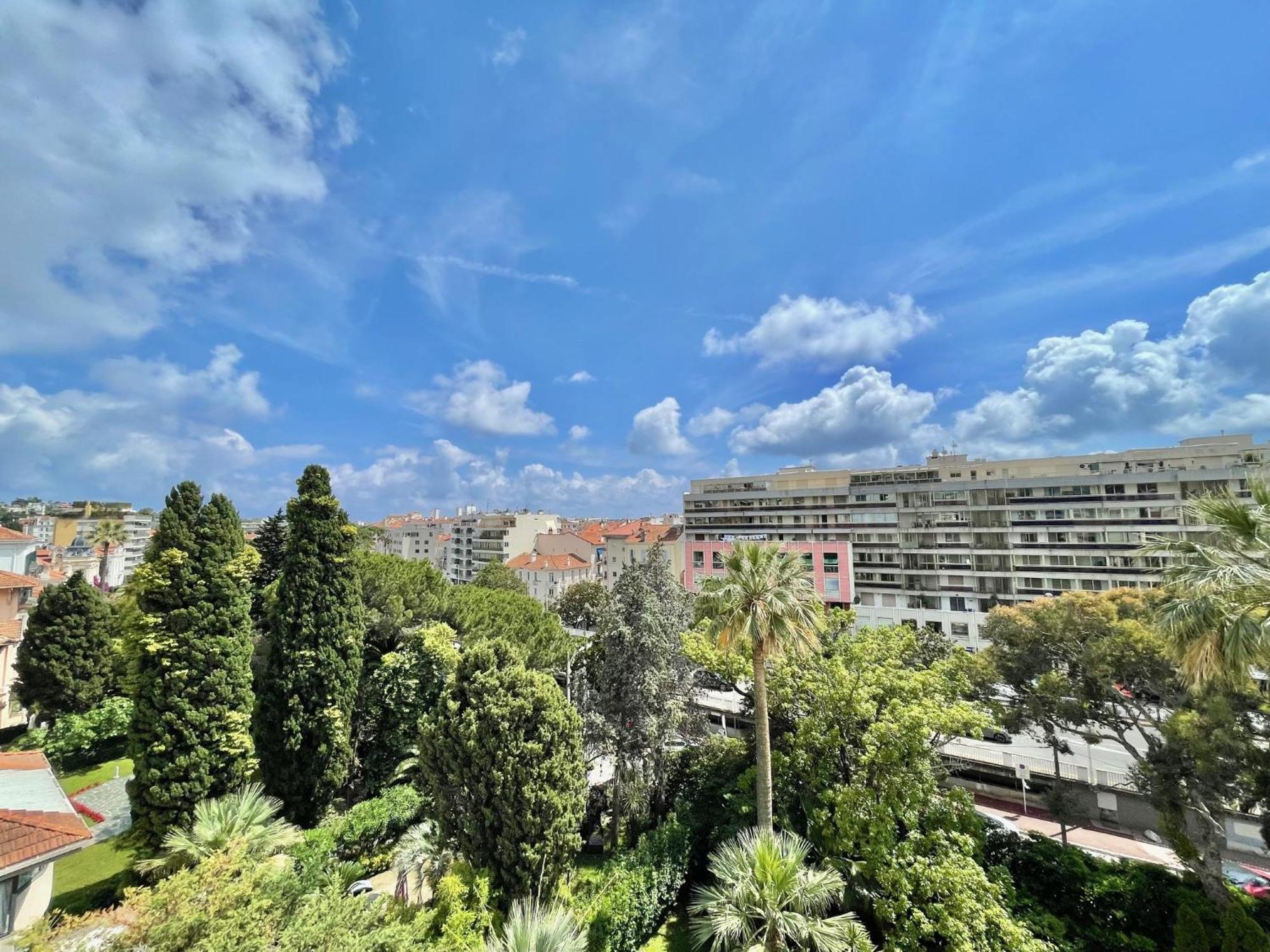 Appartement Astoria Luxury Apartment- 3 Bathrooms