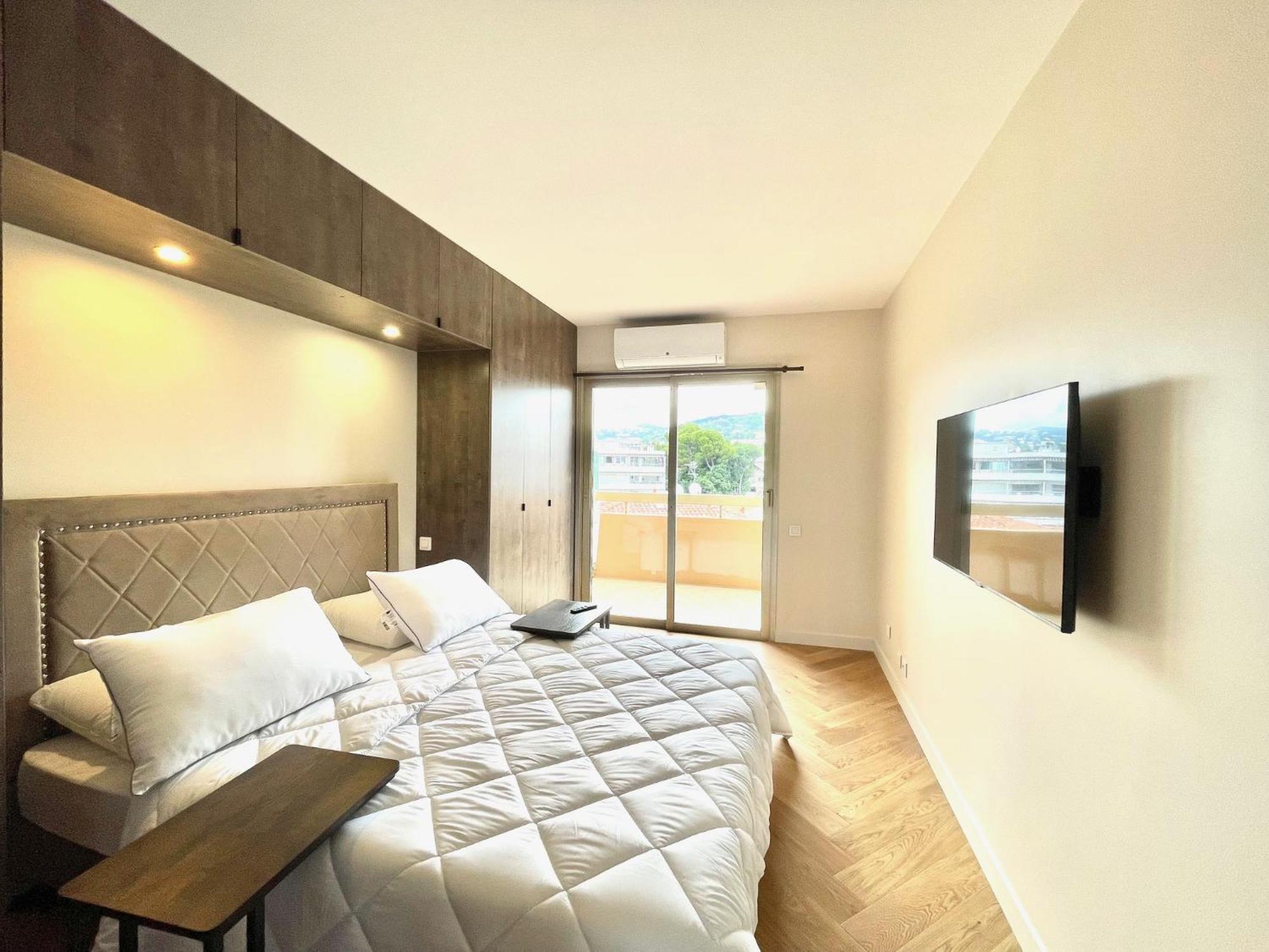 Astoria Luxury Apartment- 3 Bathrooms Appartement *