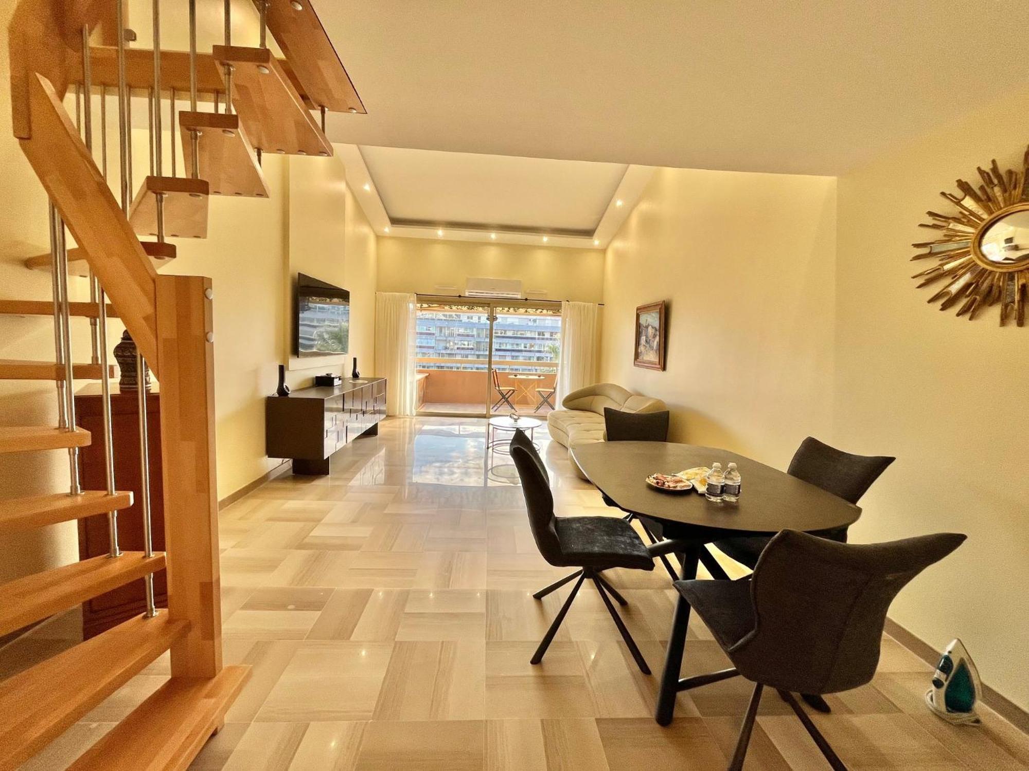 Appartement Astoria Luxury Apartment- 3 Bathrooms *
